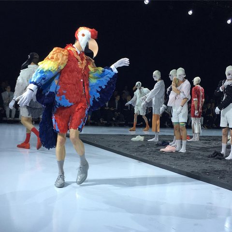 thom-browne-ss17-parrot-person