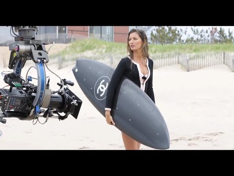 Gisele bundchen surfboard