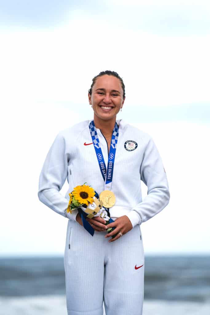 La World Surfing Association stabilisce lo status di “oca stupida” per i regolatori dello sport e si congratula con “Carissa Marks” per aver vinto l’oro olimpico!