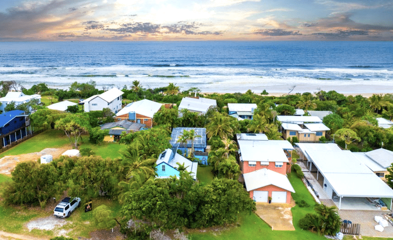 Iconic Aussie beach shack owned by surf legend and fronting 80km of pristine beach lists for $US1 million