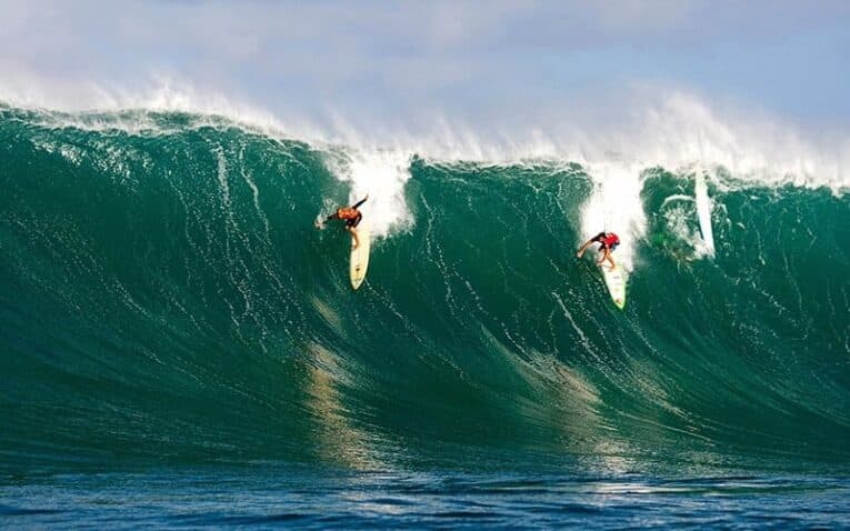 Live Chat: Eddie Aikau Big Wave Invitational!