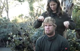 John John Florence gets hair cut by wife Lauryn Cribb