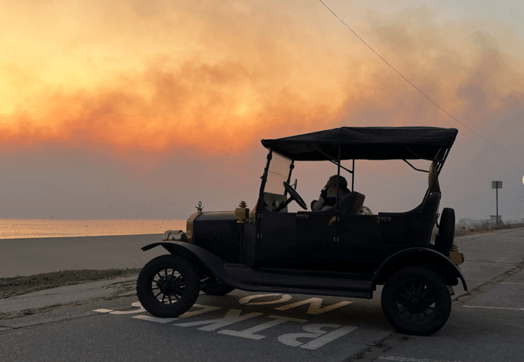 Aussie surfer captures poignant scenes of LA burning