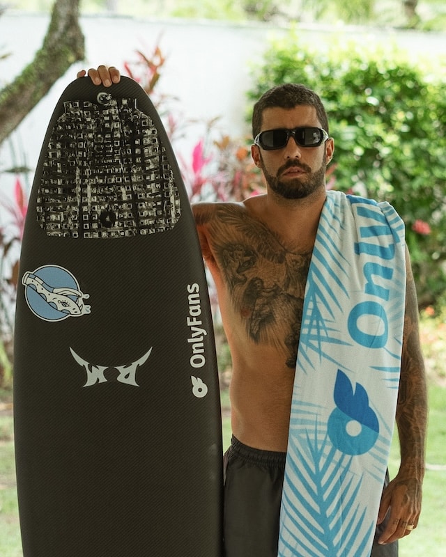 Neymar Jr. special surf stud pal Pedro Scooby joins OnlyFans!