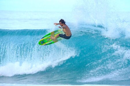Mason Ho gives hell to little North Shore surf on Rad Zapper.