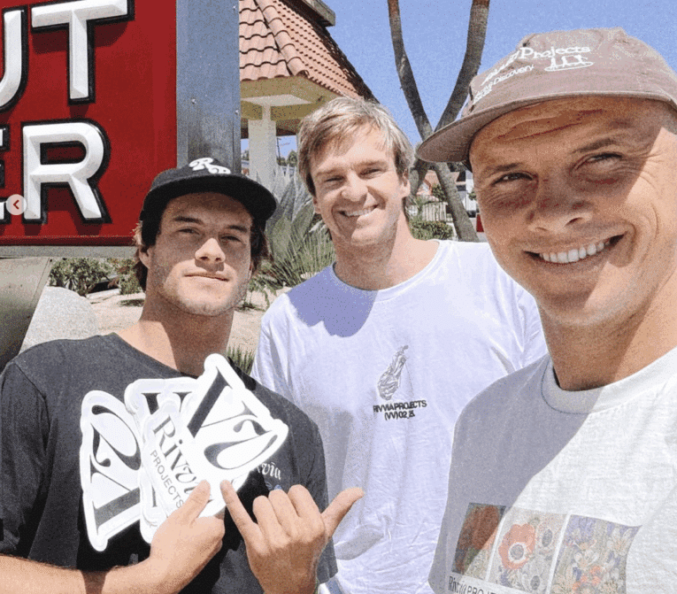 Mateus Hardy signs with Julian Wilson’s aggressive off-the-shoulder t-shirt brand Rivvia Projects!