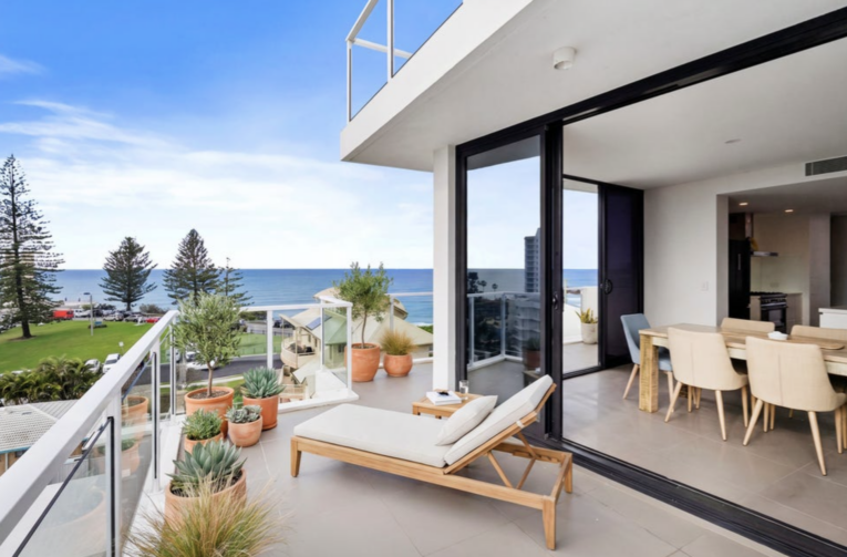 “Well-Muscled” Surf Star Lists Penthouse With 360-Degree Views And Surfline Camera! 4