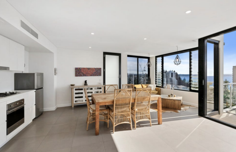 “Well-Muscled” Surf Star Lists Penthouse With 360-Degree Views And Surfline Camera! 3