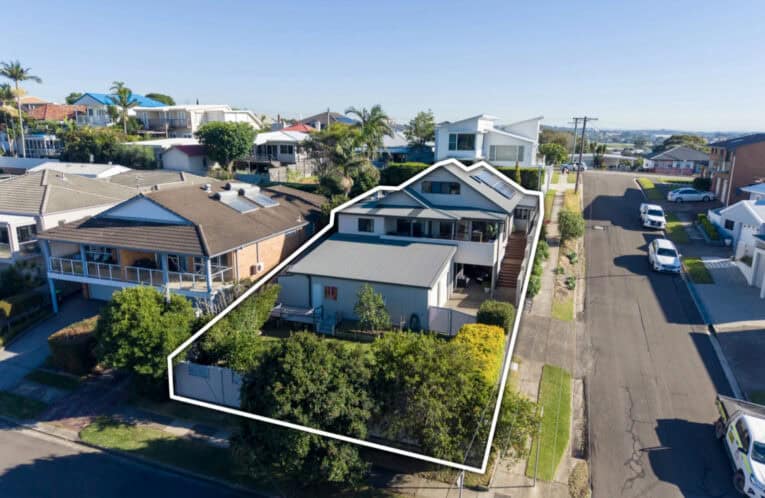 Surf Recluse Craig Anderson Pockets $1 Million Profit After Sale Of Beachside Estate 1