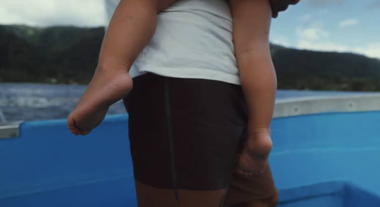 New Kelly Slater Movie Shows Daddy'S Glorious Tahiti Campaign Through The Eyes Of 2-Year-Old Son Tao 2